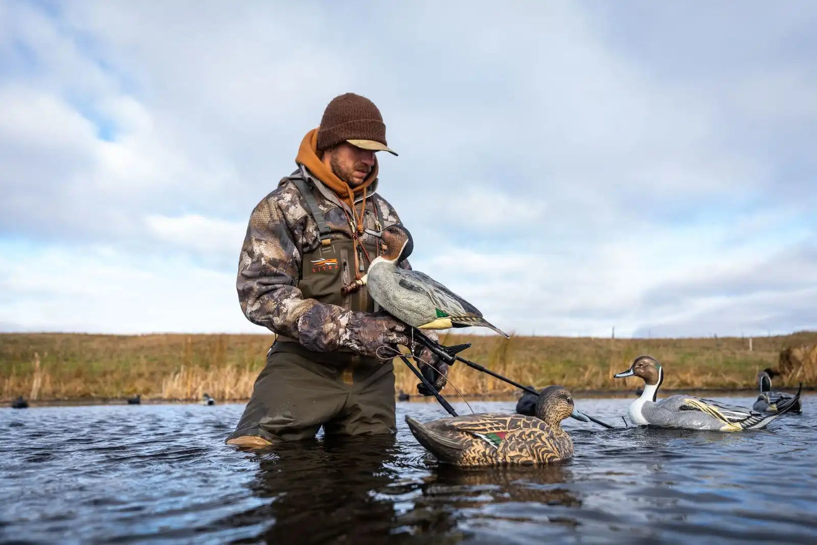How Late Should You Hunt Waterfowl? When to Stay and When to Move