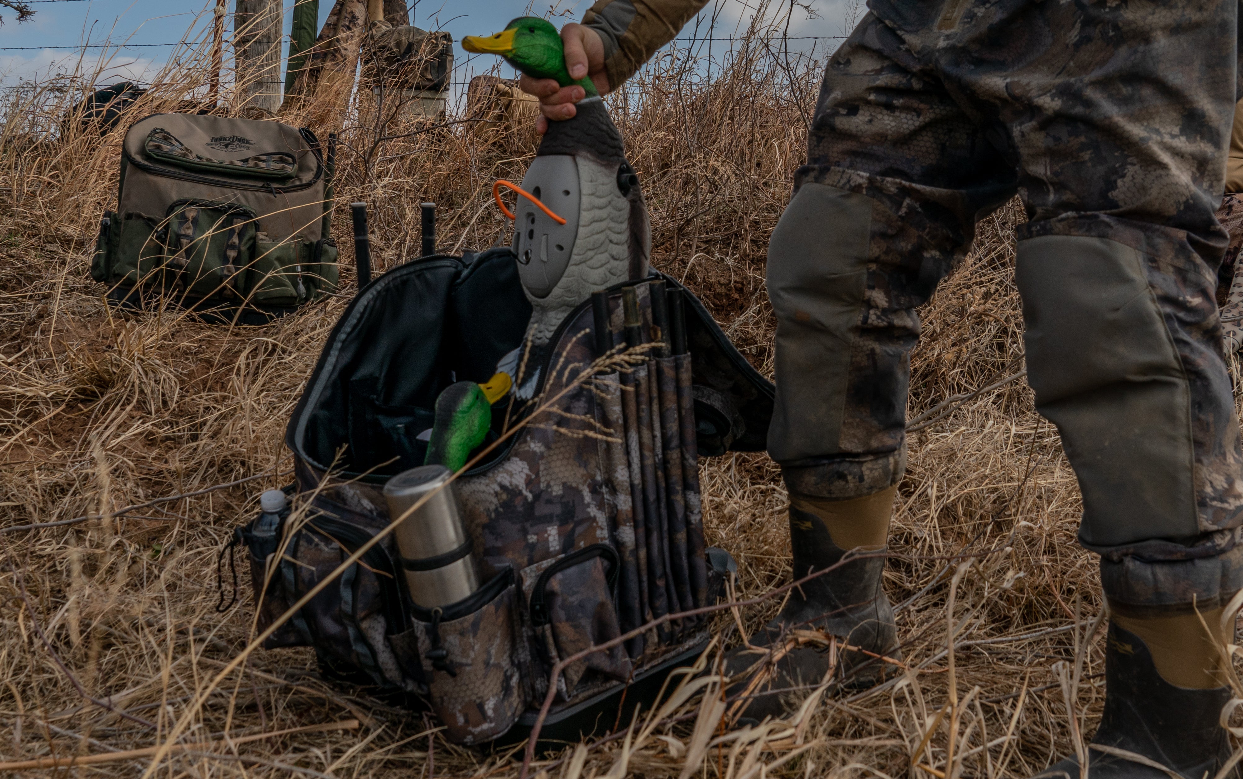 4 Slot Motion Backpack, Optifade Timber – Lucky Duck